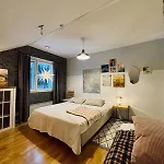 Artists House * רובניימי
